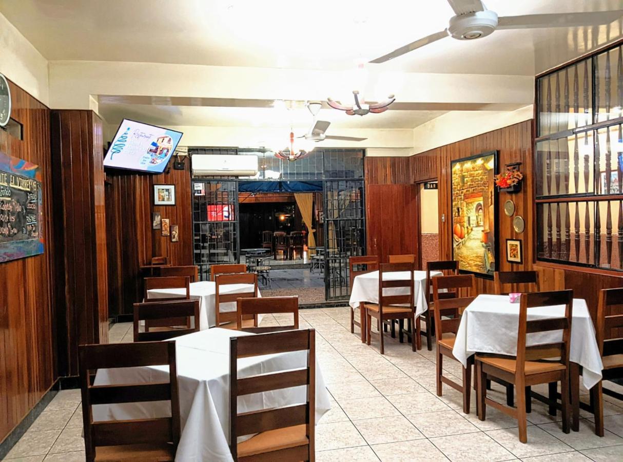 El Virrey Hospedaje Pucallpa Bagian luar foto
